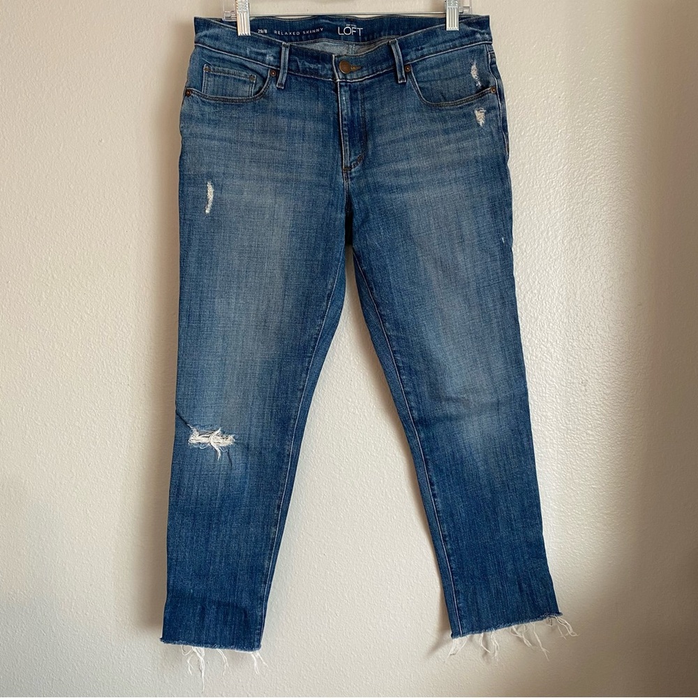Women’s Loft Relaxed skinny cropped raw hem destroyed Size 8